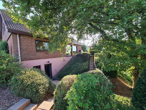 Rückansicht - Einfamilienhaus mit 177,00 m² in Weimar (Lahn) - Roth zum Kaufen