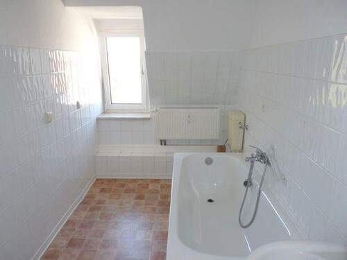 Tageslichtbad mit Wanne - Etagenwohnung mit 45,00 m² in Leipzig zur Miete