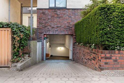 Tiefgaragenzufahrt - 