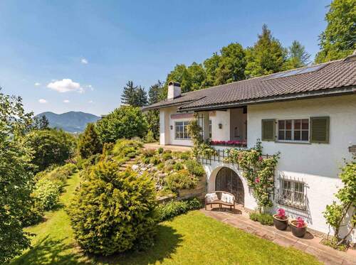 Frühling in der Baumgartenstraße - Einfamilienhaus mit 279,00 m&sup2; in Tegernsee zum Kaufen
