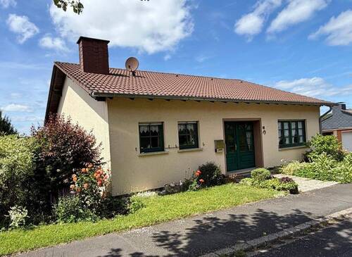 Front - 5 Zimmer Einfamilienhaus zum Kaufen in Hillesheim
