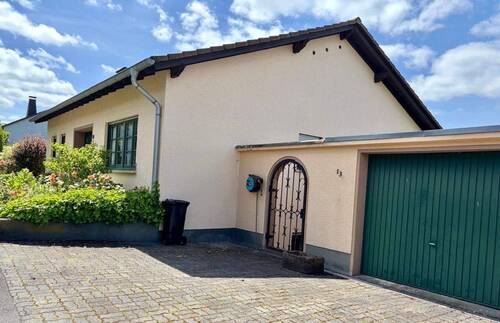 Front - 5 Zimmer Einfamilienhaus in Hillesheim