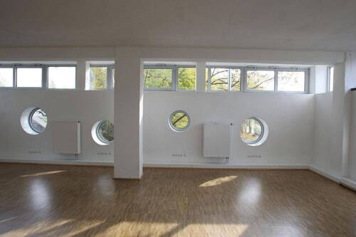 Besprechung - 