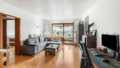 Wohnzimmer 1 - Helle DG-Wohnung mit Süd-Ost-Balkon, Wannenbad und gepflegter Ausstattung