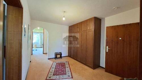 Diele / Fluf - 3 Zimmer Etagenwohnung zum Kaufen in Baden-Baden