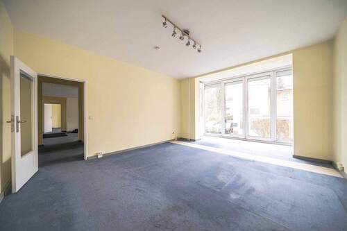 1. Zimmer - 5 Zimmer Etagenwohnung zum Kaufen in Berlin