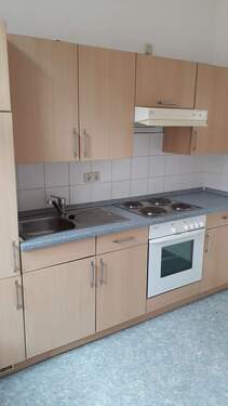 Küche mit EBK und WM-Stellplatz - 