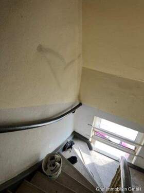 treppe - 1 Zimmer Mehrfamilienhaus, Wohnhaus zum Kaufen in Bremerhaven