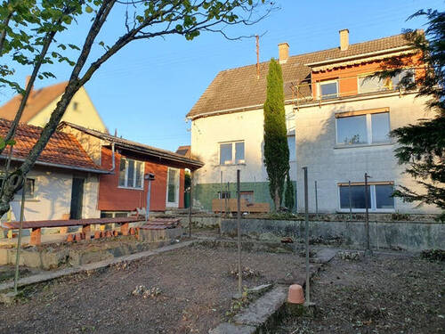 Außenansicht mit Garten - 