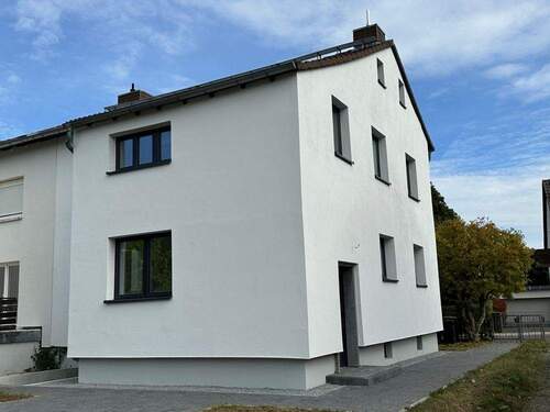 Titel 1 - Doppelhaushälfte sofort bezugsfertig mit 6 ZKB in Top-Lage von Kassel-Süsterfeld mit Gartenterrasse