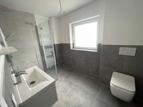 Bad mit Dusche EG - 