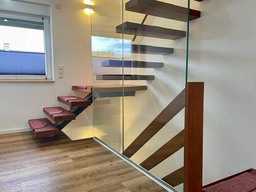 moderne Treppe vom KG bis ins DG - 