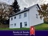 Bild 1 - Saniert und bezugsfertig: Geräumiges Haus mit viel Platz für die ganze Familie!