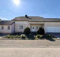 Charmantes Einfamilienhaus mit großem Wintergarten - Binsfeld