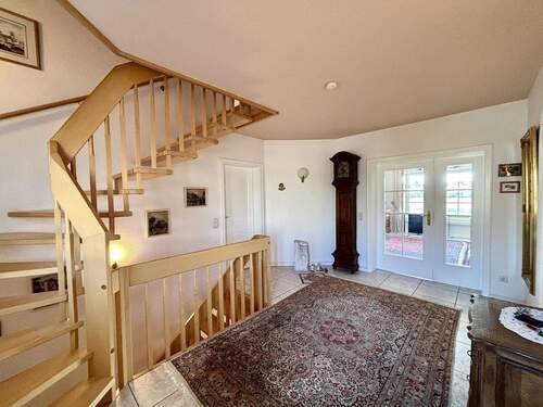 Flur Erdgeschoss - 6 Zimmer Einfamilienhaus zum Kaufen in Binsfeld