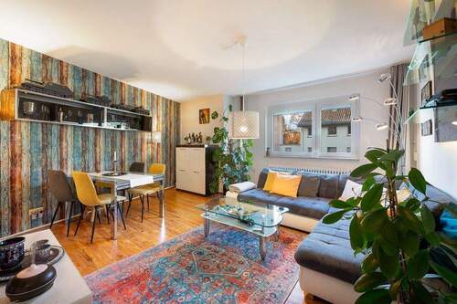 Wohnzimmer - 3 Zimmer Etagenwohnung zum Kaufen in Frankfurt am Main