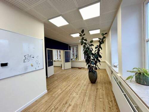 Blick in die Gewerbefläche - Büro mit 232,00 m&sup2; in Prien zur Miete