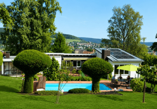 AUSSENANSICHT
- Exklusives Architektenhaus mit Pool, Sauna & traumhaftem Grundstück in ruhiger Lage