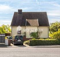 Charmantes Zweifamilienhaus mit großem Garten in attraktiver Lage - Wolfsburg Mörse