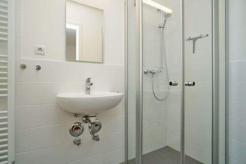 Bad - Etagenwohnung mit 24,00 m&sup2; in Dresden zur Miete