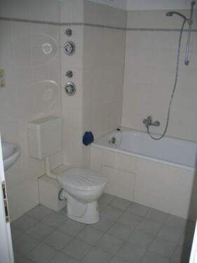 Wannenbad vor Umbau - 