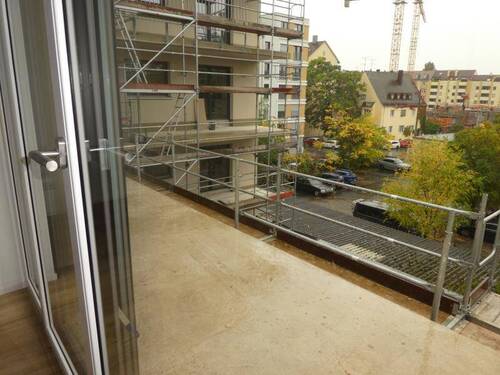 Balkon Blick Innenhof - Etagenwohnung mit 65,90 m&sup2; in Fürth zur Miete