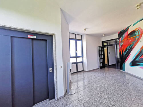 Treppenhaus - Der ideale Ort für Ihr Unternehmen in Unterhachings Mitte....