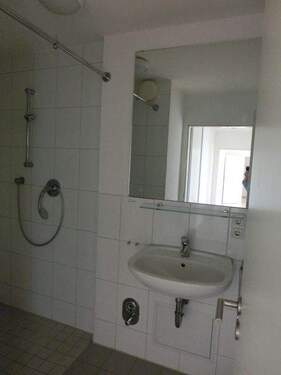 Bad_mit_begehbarer_Dusche - 