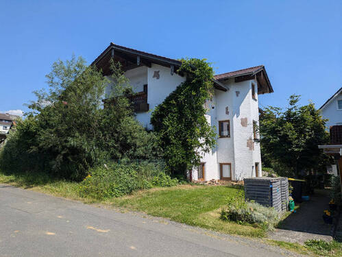 Straßenansicht - Viel Platz im Haus - 398.000,00 EUR Kaufpreis, ca.  235,00 m² Wohnfläche