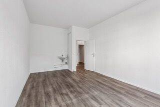 backbone_570742-A_064_WEB.jpeg - 