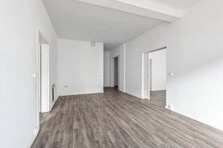 backbone_570742-A_010_WEB.jpeg - 