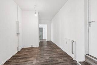 backbone_570742-A_019_WEB.jpeg - 