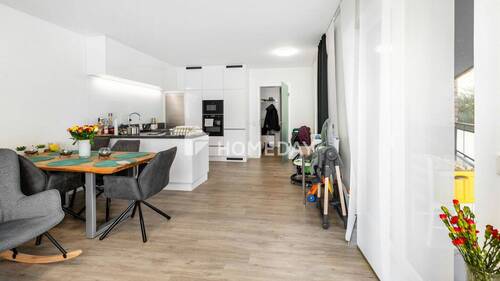 Wohnzimmer 2 - 2 Zimmer Etagenwohnung zum Kaufen in Oldenburg (Oldb)