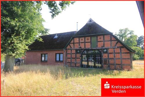 Straßenansicht - Zwei Wohnungen auf ehemaliger Hofstelle