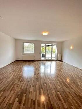 Wohnzimmer - 2 Zimmer Etagenwohnung zur Miete in Wolfsburg