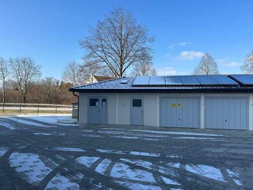 Abfallentsorgung und Fahrradraum - 