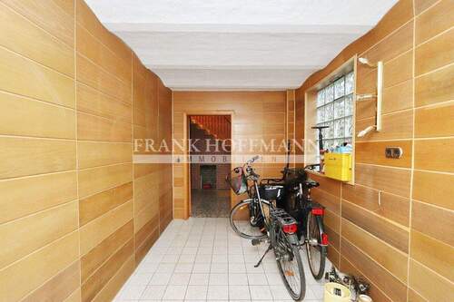 V10650 Haus Nr. 50 Hintereingang - EG Treppenhaus 1.1 - 