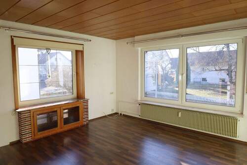 Wohnzimmer - Mehrfamilienhaus, Wohnhaus mit 156,00 m&sup2; in Meßstetten zum Kaufen