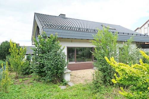 Ansicht Vorderseite - 4 Zimmer Einfamilienhaus zum Kaufen in Nürnberg