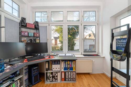 Erker - Wunderschöne Altbaueinheit zu verkaufen! Jetzt zur Wohnung umnutzen!