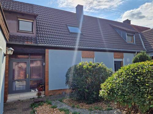 Haus Vorderseite - 4 Zimmer Gewerbeobjekt (Büro, Produktion, Verkauf) zum Kaufen in Zirndorf