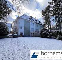 Grün + stadtnah! Beliebte Lage im Osten mit bester Infrastruktur! Gepflegte DHH mit idyllischem Garten, Ausbaupotential + Garage! - Nürnberg