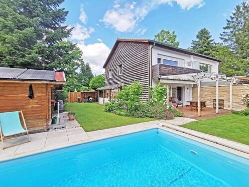 Doppelhaushälfte mit Pool - 