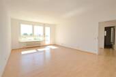 Wohnzimmer - 4 Zimmer Etagenwohnung zum Kaufen in Freiburg