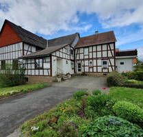 Viel Platz im und um das Haus - 189.000,00 EUR Kaufpreis, ca.  268,50 m² Wohnfläche in Lichtenfels (PLZ: 35104) Goddelsheim