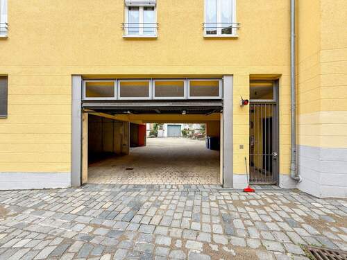 Einfahrt zum Stellplatz - 