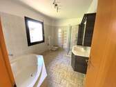 Badezimmer - Etagenwohnung mit 120,00 m² in Plauen zur Miete