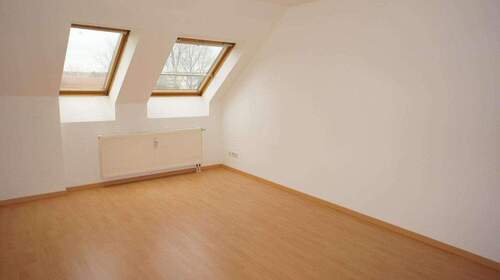 Wohnzimme - 2 Zimmer Etagenwohnung zur Miete in Chemnitz