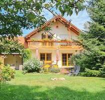 HIER BEGINNT IHR NEUES KAPITEL Grünes Familienidyll mit Garten, Terrasse & Balkon in Hohenmölsen