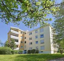Lichtdurchflutete Wohnung mit großem Balkon und Blick ins Grüne - Böblingen